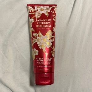 NWT Bath and Body Works Japanese Cherry Blossom Body Cream